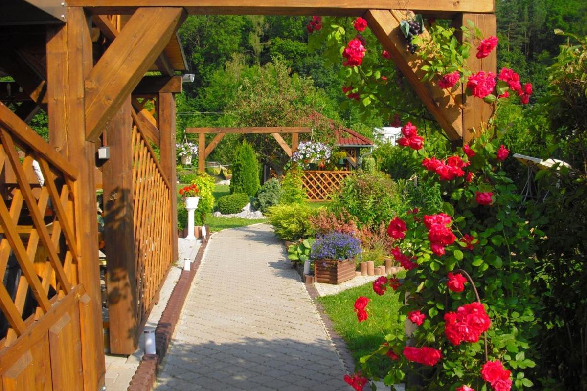 Penzion U Balcarky Ostrov u Macochy 외부 사진